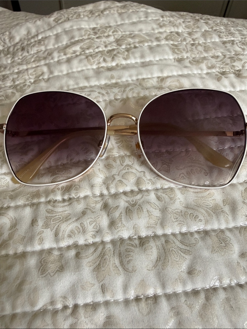 White and Gold Frame Sunglasses with Gradient Gray Lenses